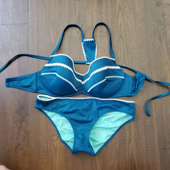 Shade & Shore Two Piece Bikini Set 36D Top Medium Bottoms Teal Crochet - Picture 1 of 7